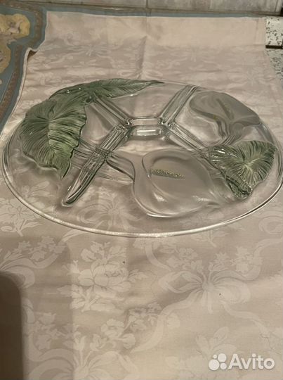 Продам новую менажницу с каллами