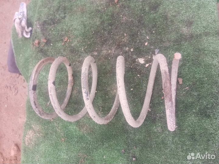 Пружина передняя Mitsubishi Space Wagon 2