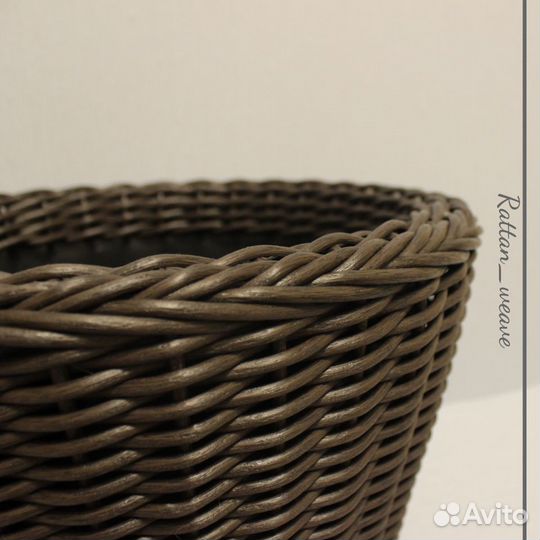 Кашпо плетеное из ротанга