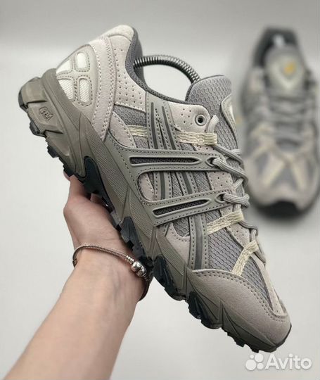 Новинка Asics Sonoma