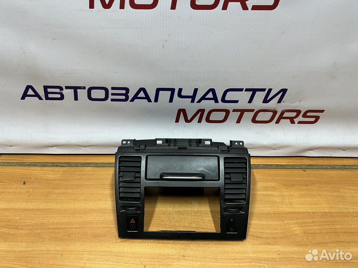 Nissan Tiida C11 Дефлектор воздушный центральный