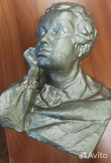 Бюст Пушкина