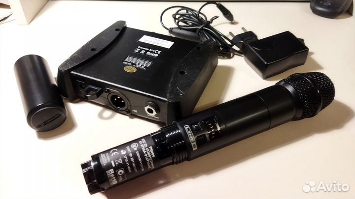 Цифровой радиомикрофон line 6 XD-V35