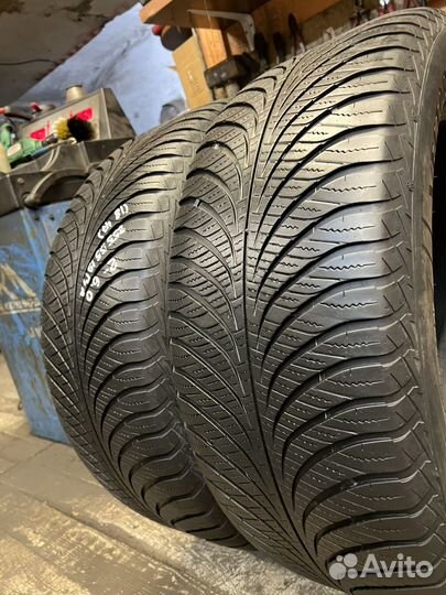 Goodyear Vector 4Seasons Gen-2 SUV 255/55 R19 107V