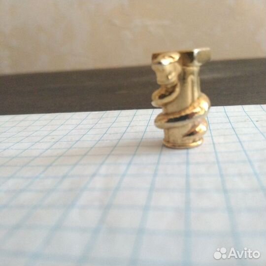 Позолоченные сусальный золотом игрушки Treasure X