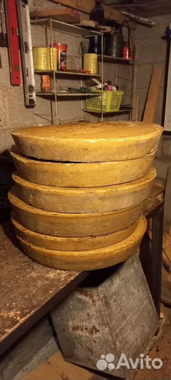 Воск пчелиный продам