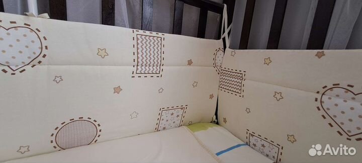 Детская кроватка с маятником и ящиком