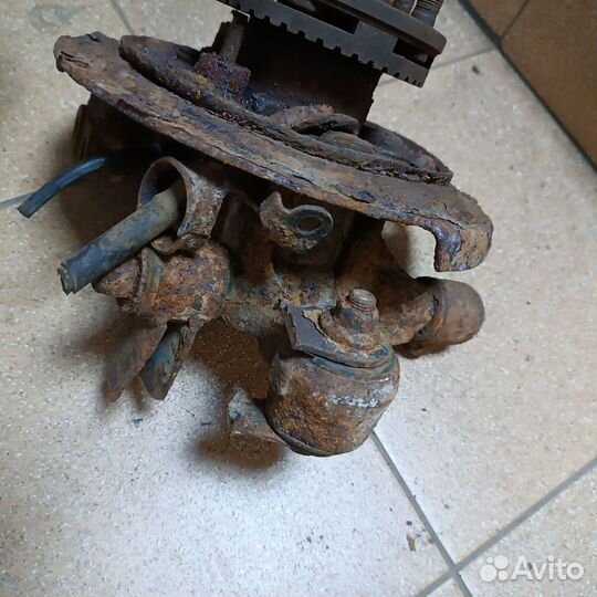 Кулак задний Subaru legacy 2