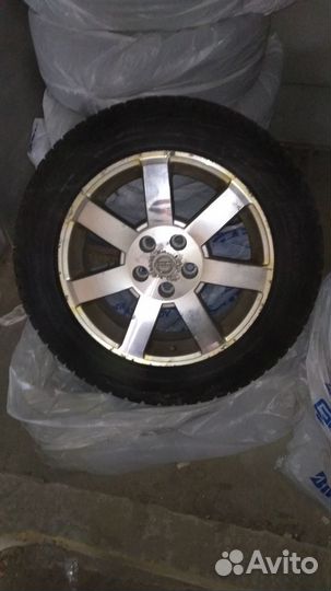 Резина зимняя шипы с дисками Nissan X-trail R 17