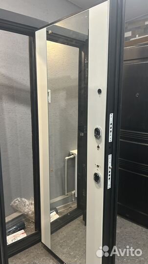 Входные двери Аргус и Берлога со склада