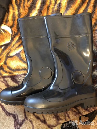 Резиновые сапоги