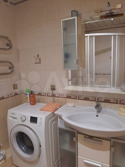 2-к. квартира, 74 м², 1/10 эт.