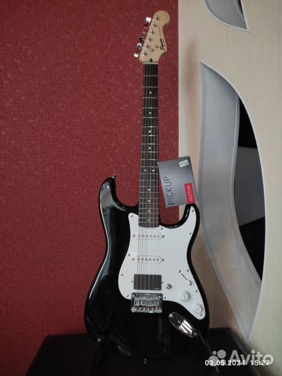 Fender Squier Bullet Stratocaster HSS+EMG-81,чехол