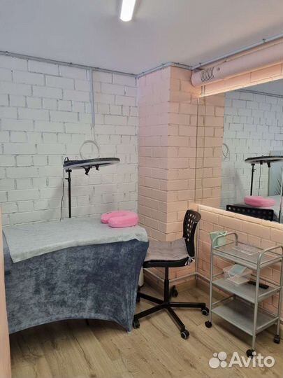 Аренда кушетки для наращивания ресниц