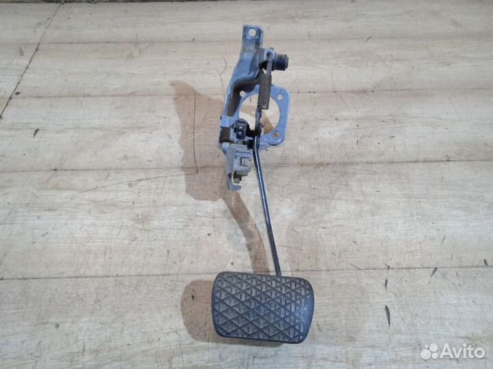 Педаль тормоза Mercedes-Benz C-Class W202 M111.961