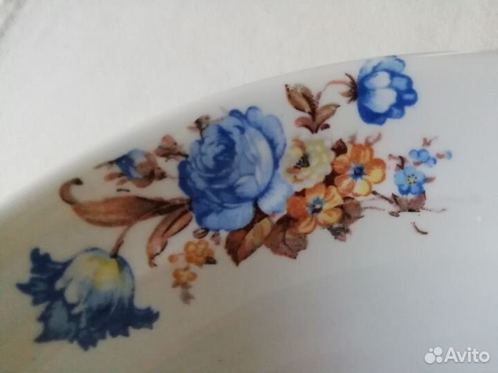 Молочник и ваза на ножке