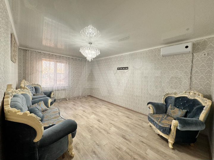 3-к. квартира, 83 м², 1/2 эт.