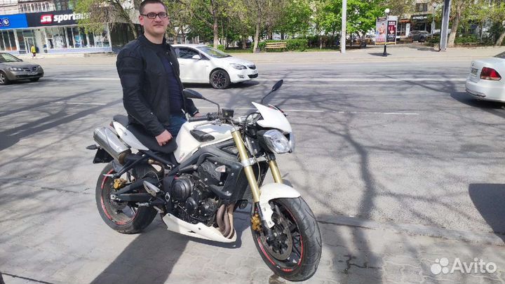Мотоцикл Triumph street triple 675l