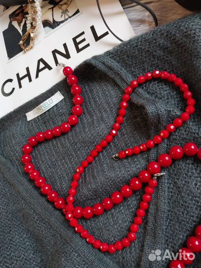 Коралловые бусы
