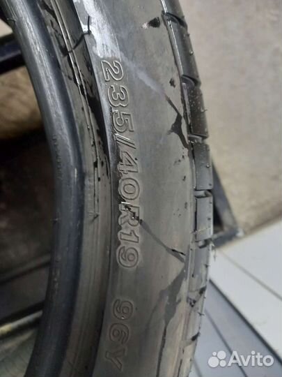 Bridgestone Potenza S001 235/40 R19 96Y