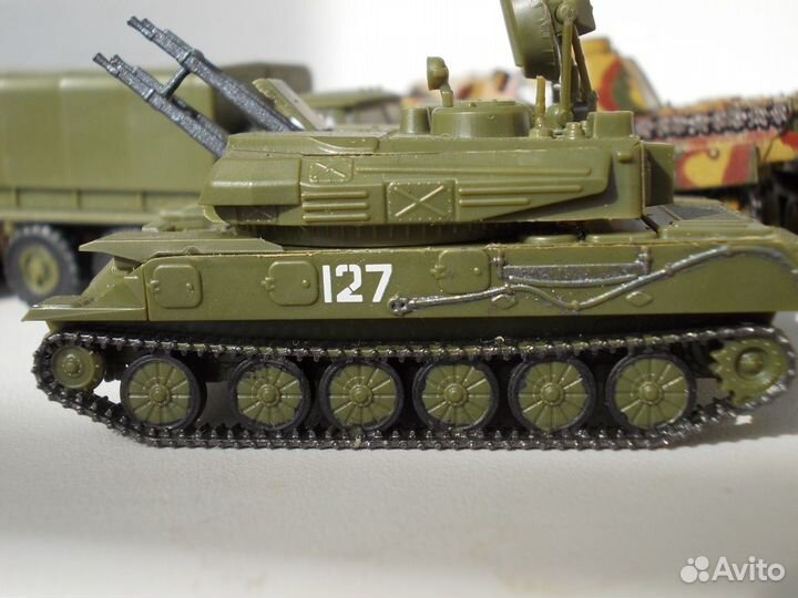 Модель зенитной самоходной установки 