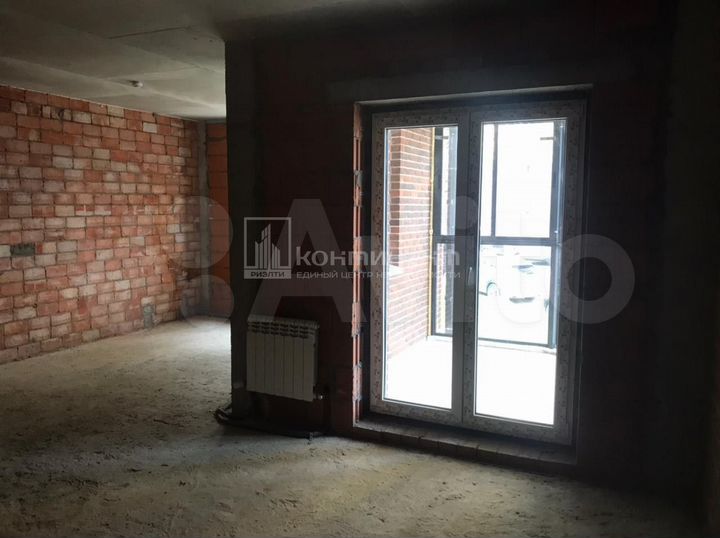 2-к. квартира, 64 м², 1/4 эт.