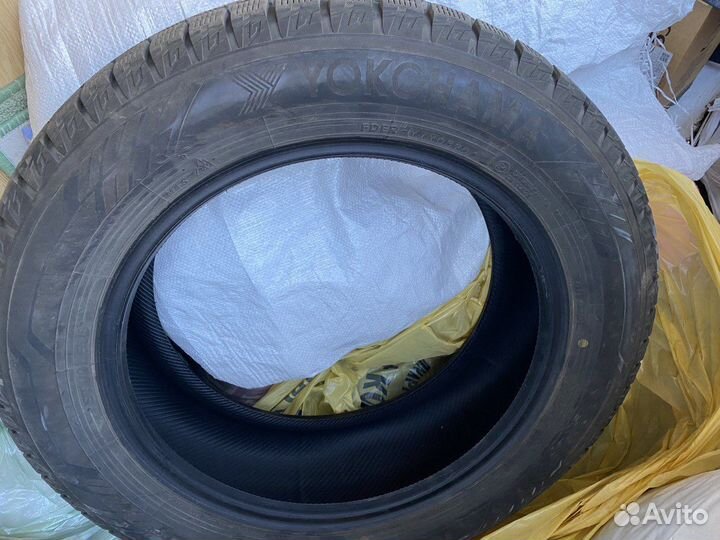 Yokohama Ice Guard IG60 215/60 R17