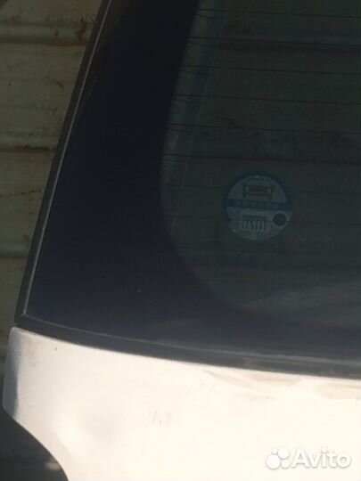 Продам крышку багажника на Мазда мпв