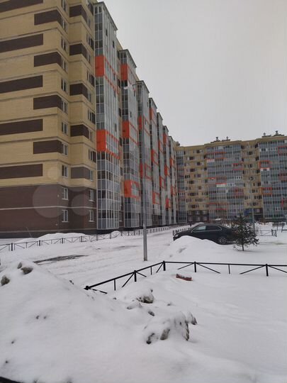 2-к. квартира, 53 м², 1/12 эт.