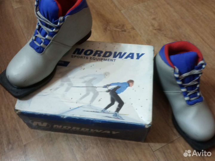 Ботинки детские лыжжные