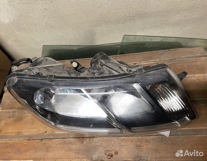 Фара правая Рено Логан 2 Сандеро 2 с 2014-2018г