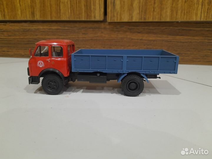 Модель Маз6422 с полуприцепом и Маз6335 маз 503