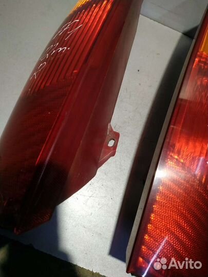 Фонарь задний Форд Фокус 1 хэтчбек