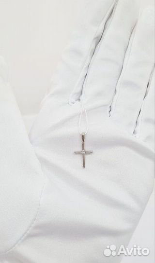 Золотая подвеска с камнем