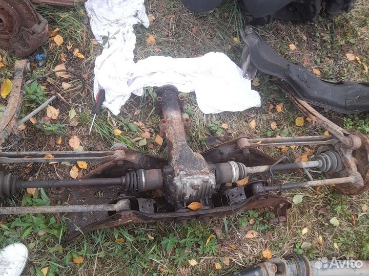 Subaru субару подрамник