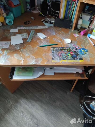 Компьютерный стол