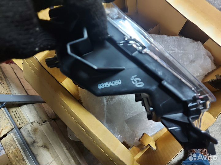 Фара Mitsubishi L200