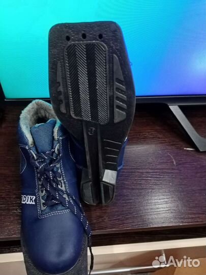 Лыжные ботинки