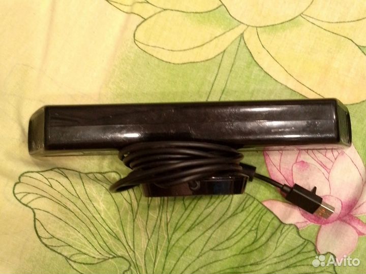 Xbox 360 с Кинектом и аккумуляторами