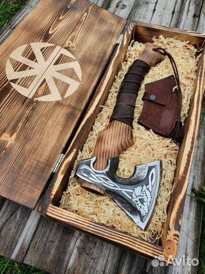 Топор волк в подарок мужчине