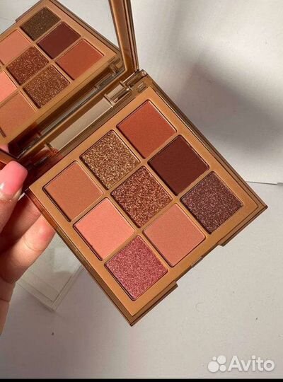 Huda beauty палетка nude