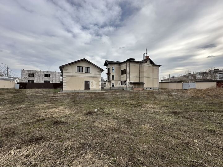 Дом 1171 м² на участке 29 сот.