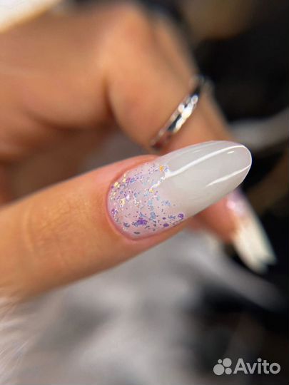 Модель на маникюр