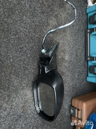 Боковое правое зеркало на passat B5+