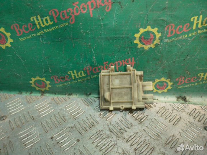 Резистор печки Volkswagen Passat B3 седан 1.8 AAM