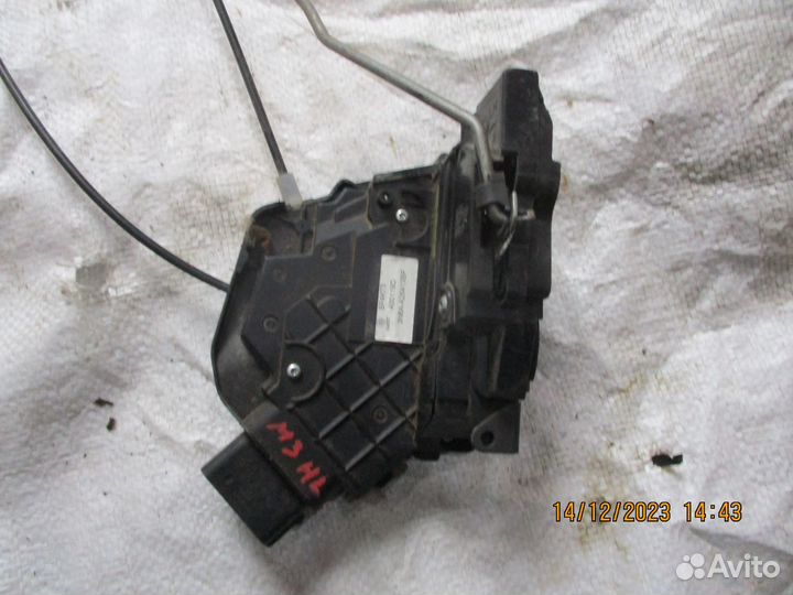 Мазда 3 2002-2009 замок задний левый