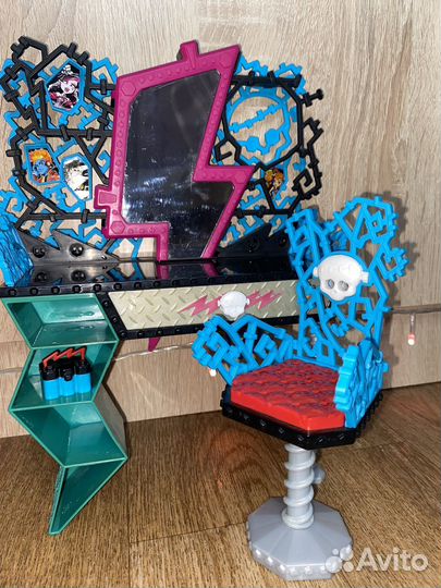 Туалетный столик Френки Штейн Монстер Хай