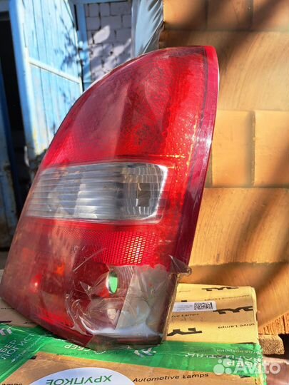 Фара задняя правая на Nissan P12