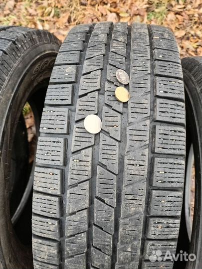 Pirelli Carrier 225/65 R17 19B