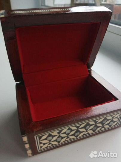 Штатулка перламутр новая (Египет)